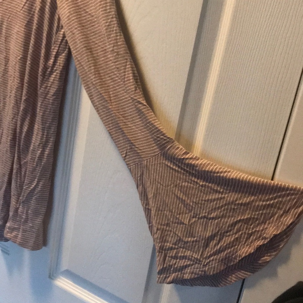 AEO bell sleeve top - Picture 3 of 3